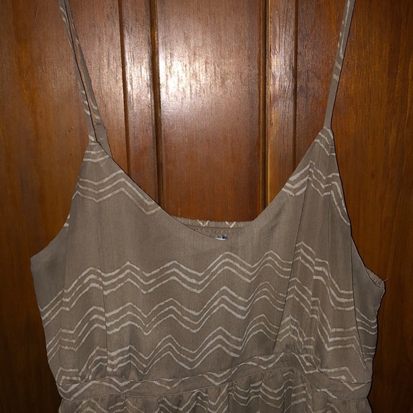 Old navy dress - Picture 2 of 3